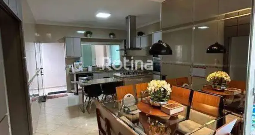 Casa à venda, 3 quartos, alto umuarama - uberlândia/mg - rotina imobiliária
