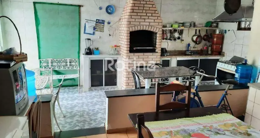 Casa à venda, 4 quartos, santa mônica - uberlândia/mg - rotina imobiliária