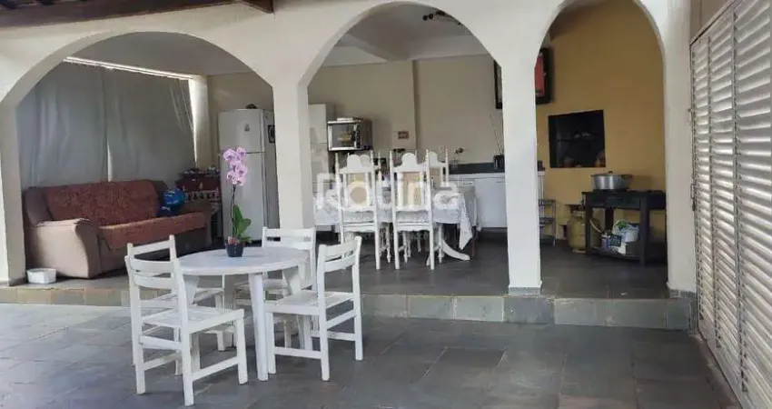 Casa à venda, 4 quartos, umuarama - uberlândia/mg - rotina imobiliária