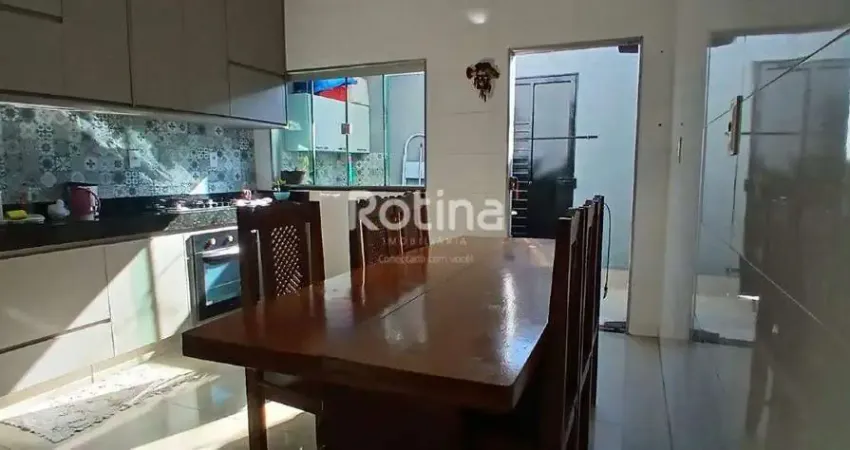Casa sobrado com 3 quartos sendo 2 suítes e 1 banheiro social à venda, 190,71m² por r$ 480.000