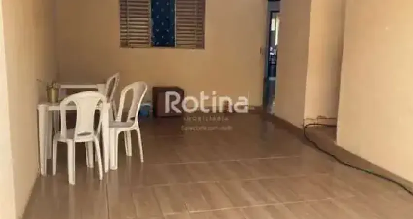 Casa à venda, 2 quartos, Santa Mônica - Uberlândia/MG - Rotina Imobiliária