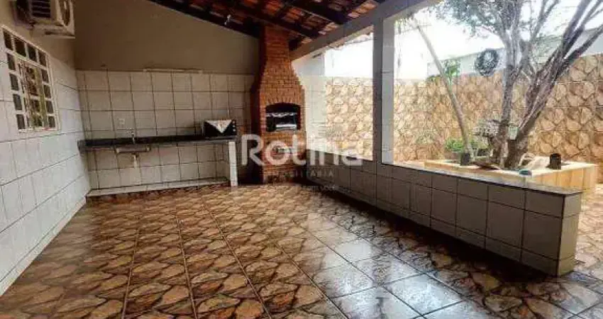 Casa à venda, 4 quartos, Segismundo Pereira - Uberlândia/MG - Rotina Imobiliária