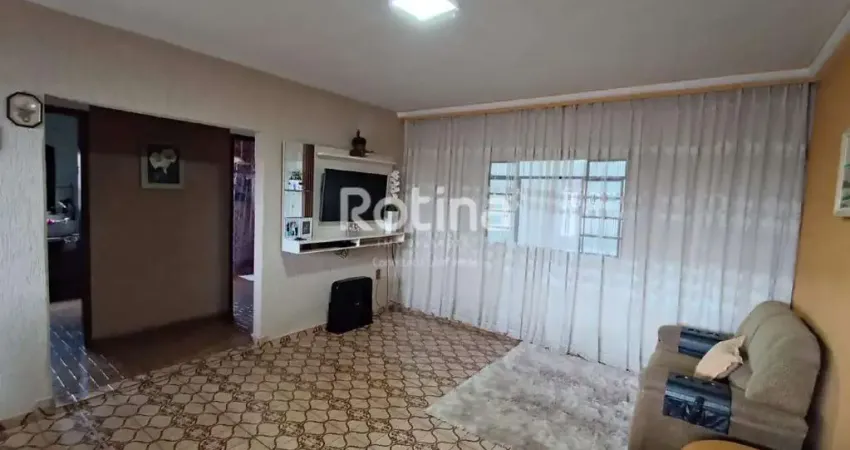 Casa à venda, 4 quartos, Umuarama - Uberlândia/MG - Rotina Imobiliária