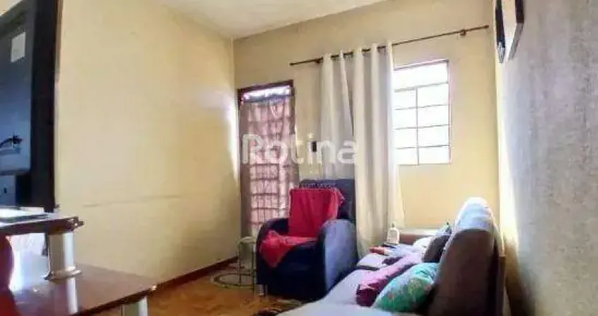 Casa à venda, 3 quartos, Osvaldo Rezende - Uberlândia/MG - Rotina Imobiliária
