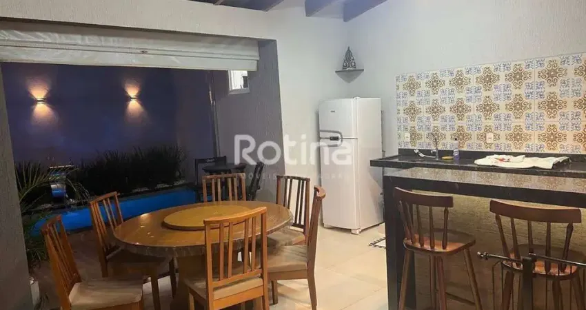 Casa com 3 quartos à venda na Rua Génova, --, Jardim Europa, Uberlândia