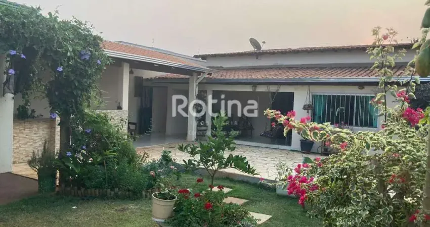 Casa à venda, 3 quartos, Santa Monica - Uberlândia/MG - Rotina Imobiliária