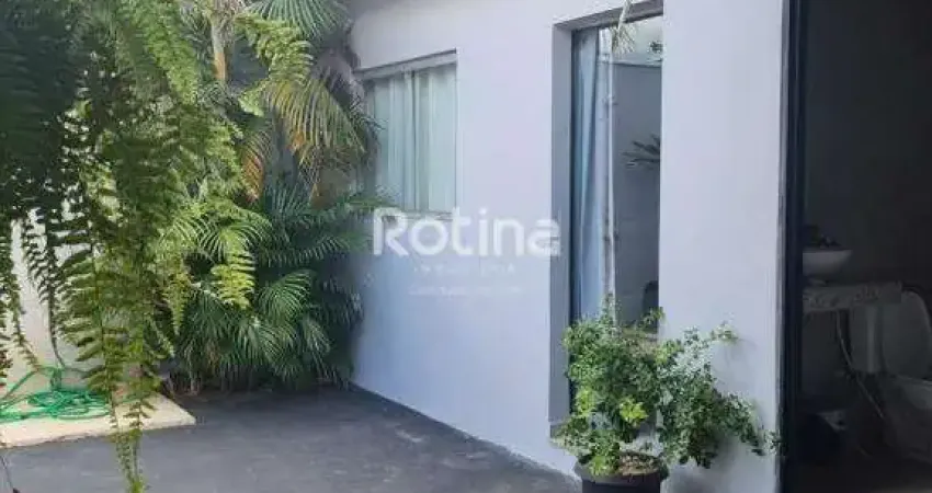 Casa com 5 quartos à venda na Rua Leopoldo Bulhões, --, Pampulha, Uberlândia