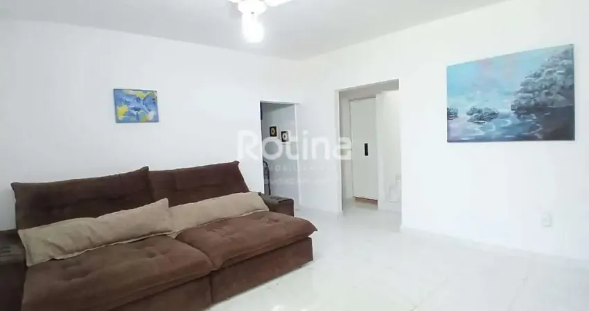 Casa à venda, 4 quartos, Santa Luzia - Uberlândia/MG - Rotina Imobiliária