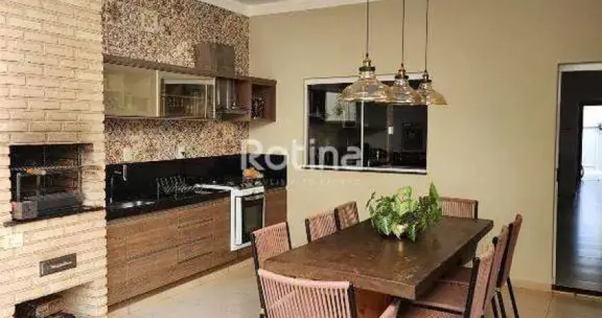 Casa à venda, 3 quartos, Jardim Karaíba - Uberlândia/MG - Rotina Imobiliária