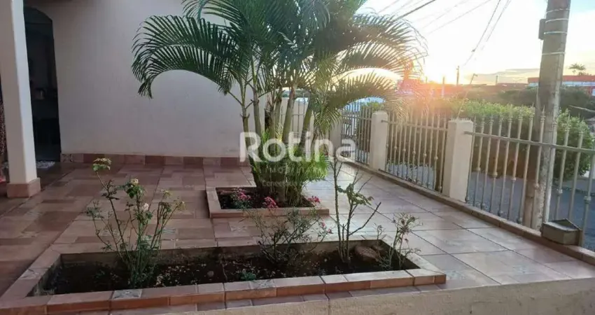 Casa à venda, 3 quartos, Osvaldo Rezende - Uberlândia/MG - Rotina Imobiliária