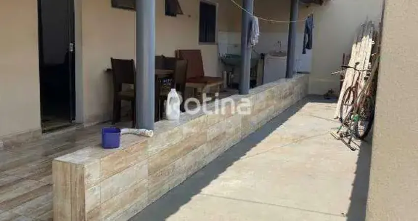 Casa com 4 quartos à venda na Rua Armando Tucci, --, Santa Mônica, Uberlândia