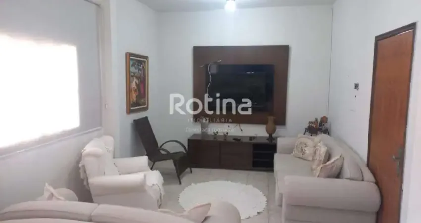 Casa à venda, 3 quartos, custódio pereira - uberlândia/mg - rotina imobiliária