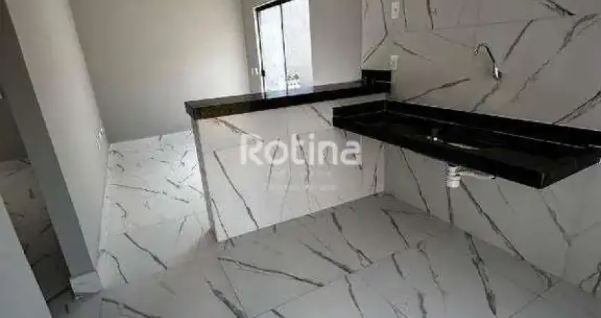 Casa com 3 quartos à venda na Rua Ibrantina Pena, --, Shopping Park, Uberlândia