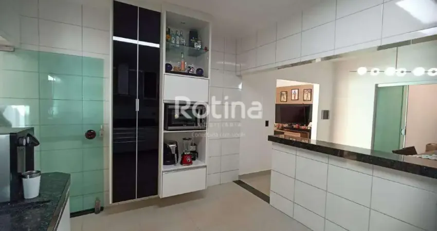 Casa à venda, 3 quartos, alto umuarama - uberlândia/mg - rotina imobiliária