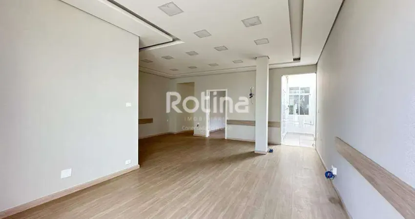 Imóvel comercial em ótima localização central, 6 salas,2 suítes, 6 banheiros. 2vagas.