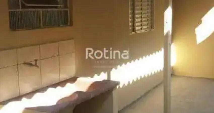 Colônia à venda, 2 quartos, segismundo pereira - uberlândia/mg - rotina imobiliária