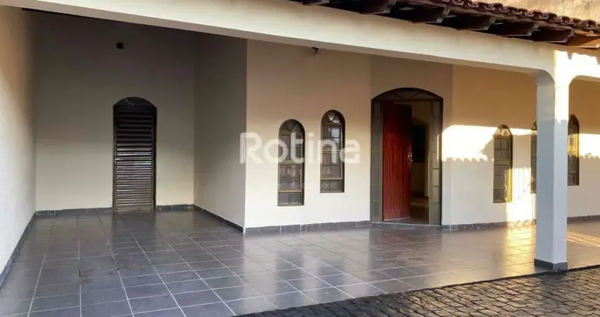 Casa à venda, 3 quartos, Santa Mônica - Uberlândia/MG - Rotina Imobiliária