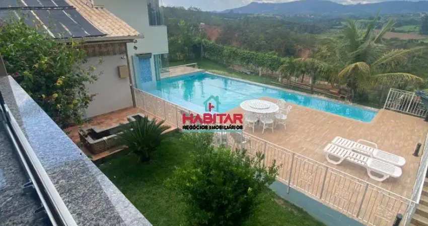 Casa em prestigioso Condomínio fechado em Igarapé/MG