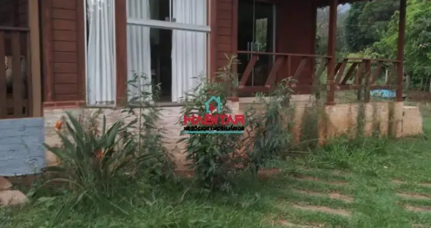OPORTUNIDADE!! ENCANTADORA CASA DE MADEIRA EM IGARAPÉ/MG!!