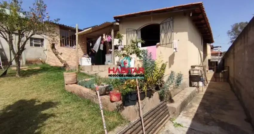 OPORTUNIDADE!! EXCELENTE CASA EM ITATIAIUÇU/MG!!