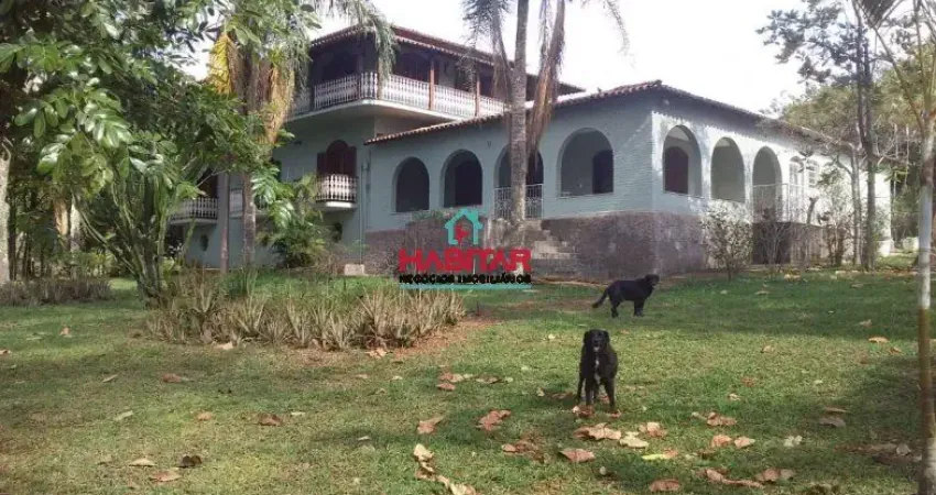 OPORTUNIDADE!! EXCELENTE CASA DE LUXO EM ITATIAIUÇU/MG!!