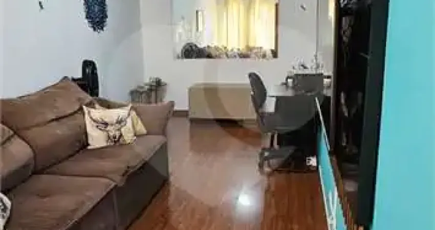 Casa com 2 quartos à venda em Vila Galvão - SP
