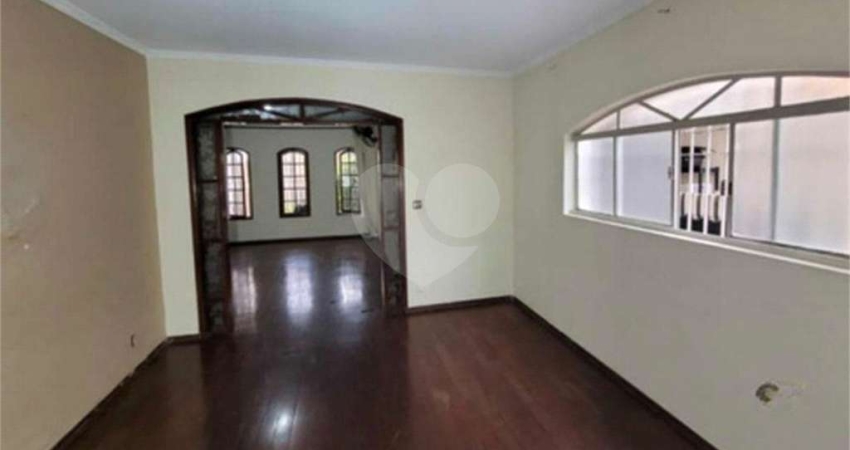 Casa com 3 quartos à venda em Jardim Santa Mena - SP