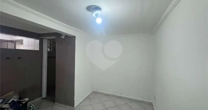 Casa com 2 quartos à venda ou para locação em Vila Rosália - SP