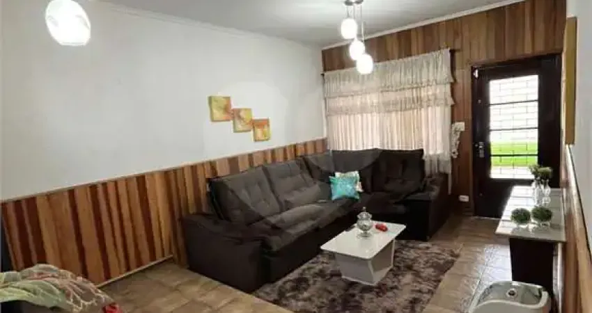 Casa com 3 quartos à venda ou para locação em Vila Galvão - SP
