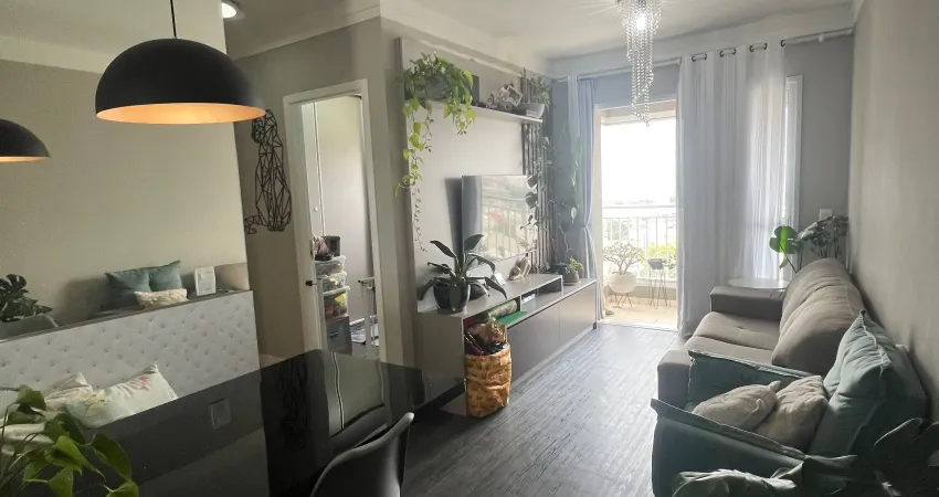 Apartamento pronto para morar, repleto de moveis planejados.