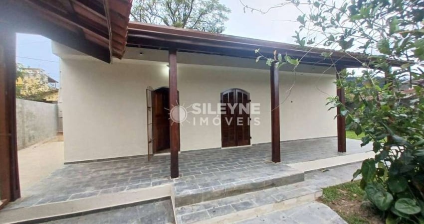 TINGA - CASA DE 01 DORMITÓRIO, GARAGEM E AMPLO JARDIM