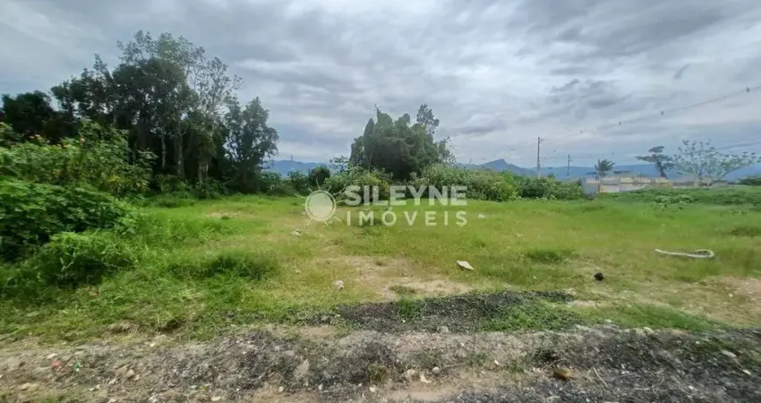 Terreno à venda no Balneário dos Golfinhos, Caraguatatuba 