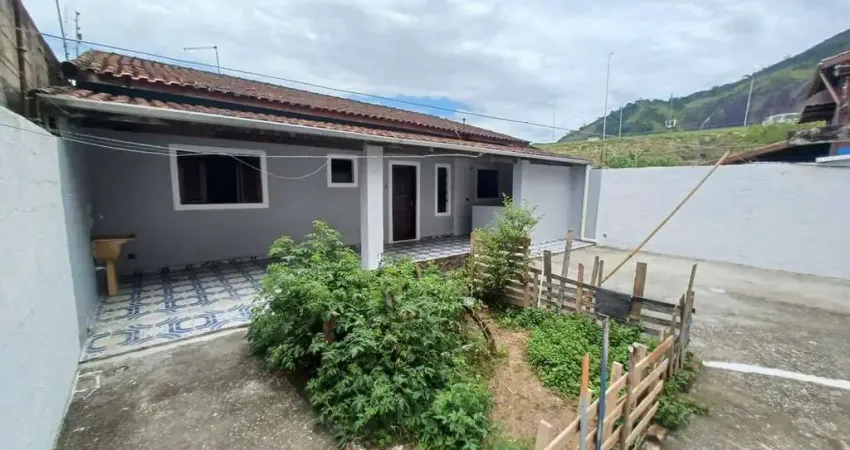 Casa com 2 quartos para alugar no Tinga, Caraguatatuba 
