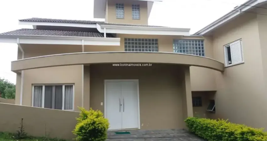 Linda casa em condomínio no Caxambú - Residencial Araucaria
