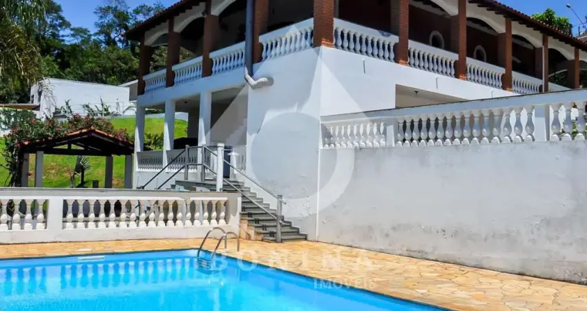 Belíssima casa de campo com vista panorâmica à venda no Condomínio Cachoeiras do Imaratá em Itatiba