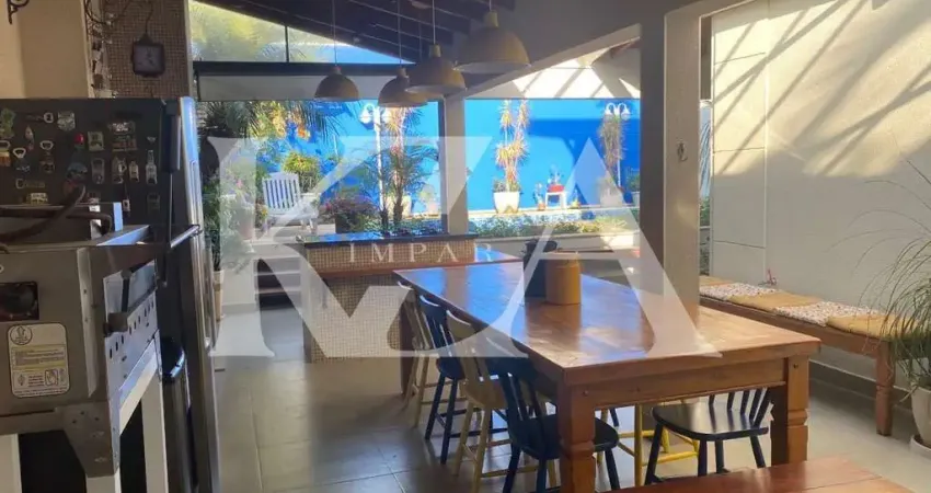 LINDA CASA A VENDA  COM PISCINA CONDOMINIO PALMEIRAS IMPERIAIS 4 DORM. ( sendo 1 closet) 1 SUITE ESPAÇO GOURMET. MEDEIROS JUNDIAI