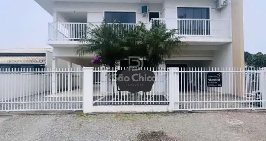 Sobrado com 6 DORMITÓRIOS na Praia de Ubatuba - 420 metros do mar!