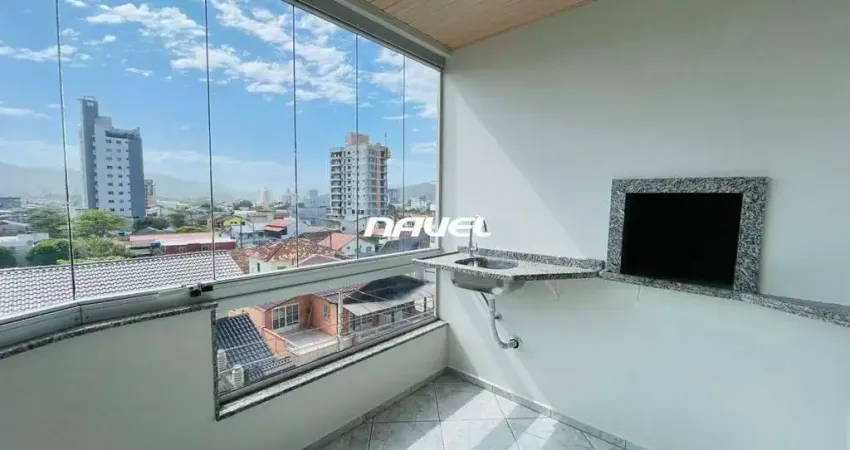 Seu novo lar no litoral! apartamento quadra mar para locação anual.