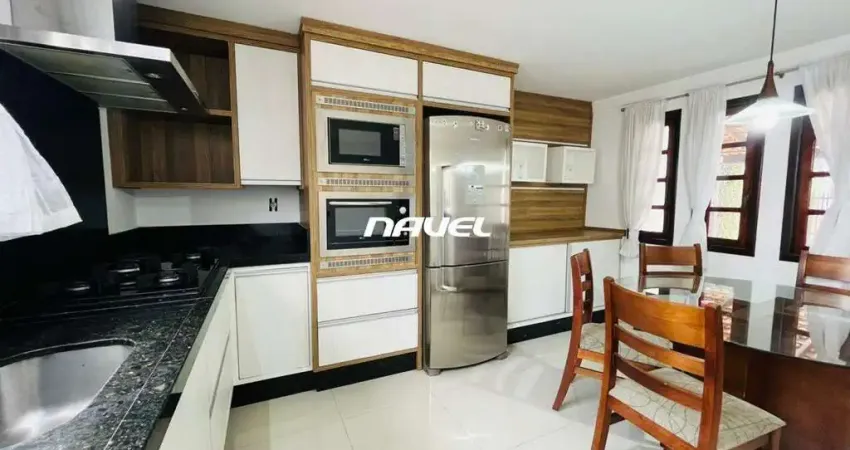 Casa com 3 dormitórios para locação anual no centro de navegantes/sc