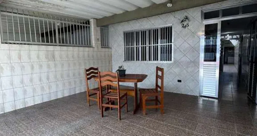 Casa na ocian 2 dorm com edícula por r$470.000,00 apenas 250 metros da praia