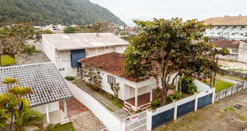 Terreno à venda na Avenida Espírito Santo, 533, Praia Central, Guaratuba