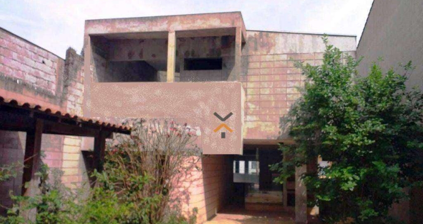 SOBRADO COM 3 DORMITÓRIOS SENDO 1 SUÍTE, 5 BANHEIROS, 5 VAGAS, NA VILA ASSUNÇÃO - SANTO ANDRÉ.
