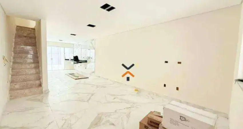 Sobrado com 3 dormitórios à venda, 126 m² por R$ 720.000,00 - Jardim Utinga - Santo André/SP