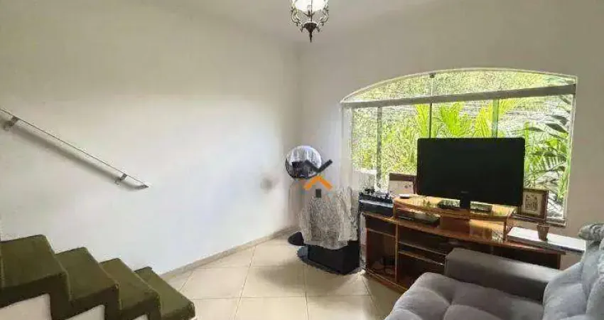 Sobrado com 3 dormitórios para alugar, 196 m² por R$ 3.566,67/mês - Parque Novo Oratório - Santo André/SP
