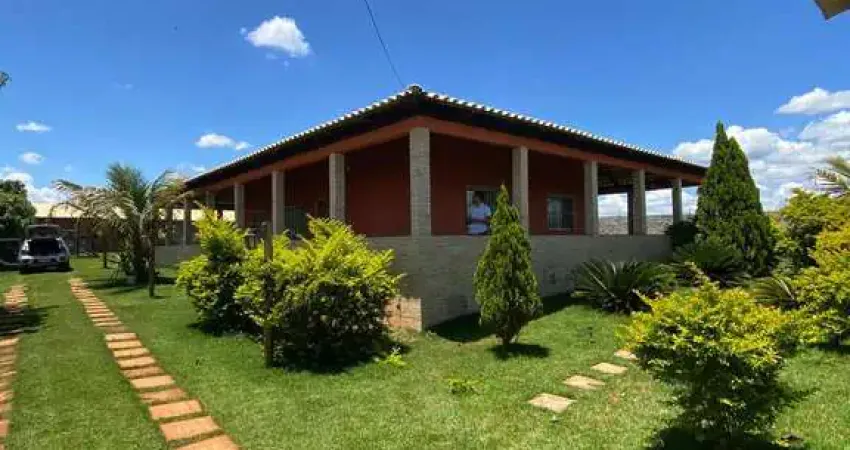 Lindo sítio com muito conforto e vista exuberante em igarapé
