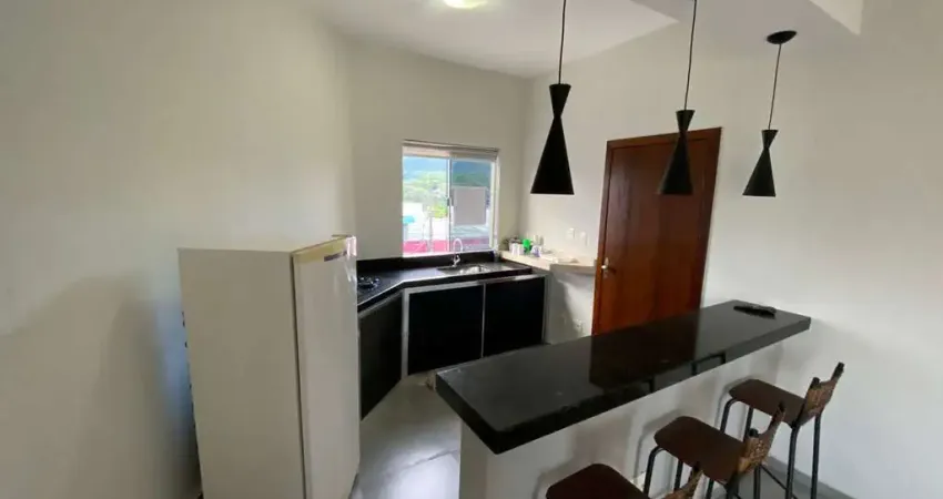 Kitnet com excelente localização em frente a prefeitura de mateus leme/mg