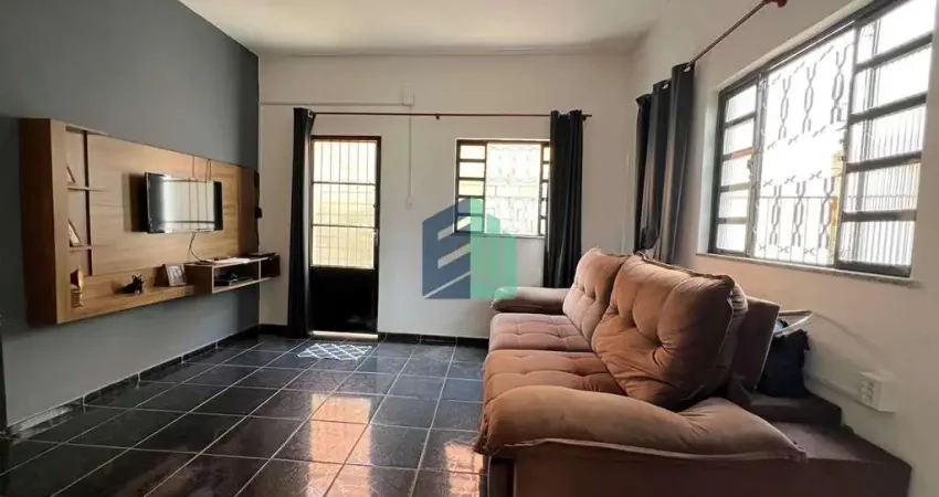 Casa com lote 440m²- com vista incrível bairro vista alegre em mateus leme- mg