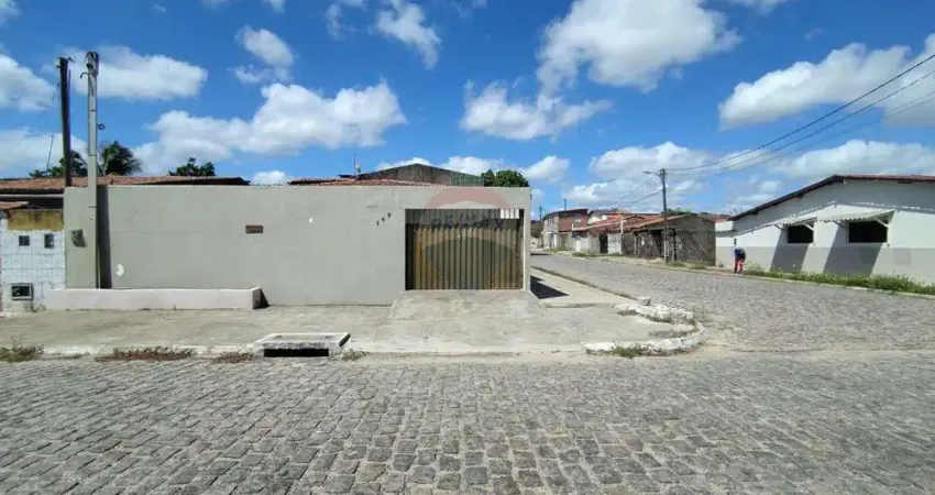 Oportunidade Imperdível: Casa à Venda na Avenida Três Américas, Lagoa Azul, Natal/RN!