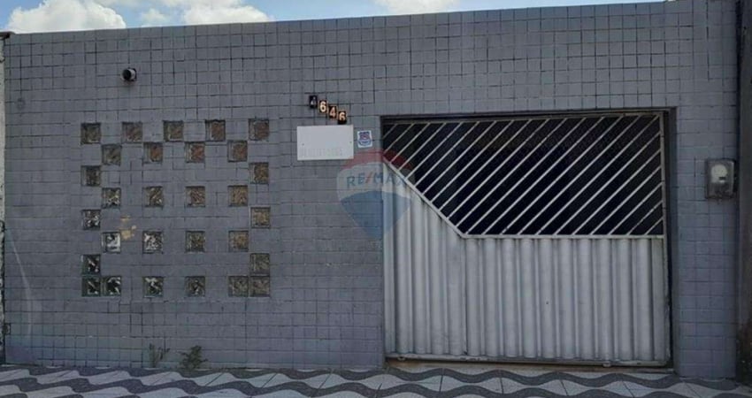 Vendo Casa com 2/4 em Nova Cidade - (Aceita Permuta)