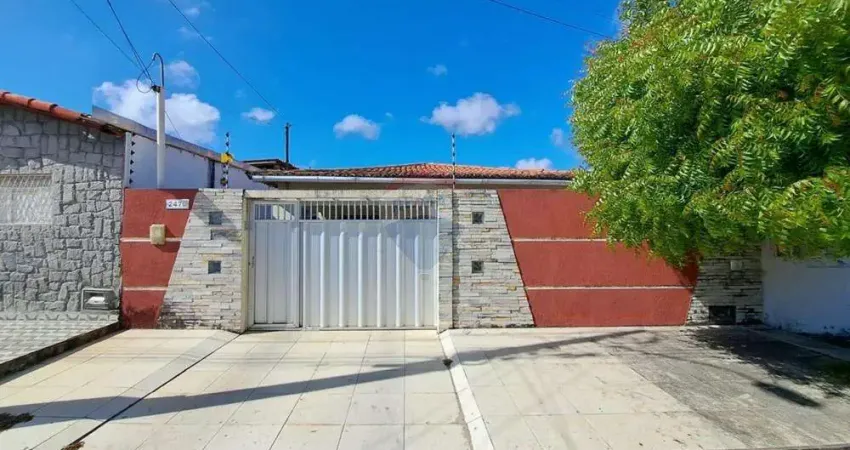 Casa a venda no santa catarina, tres quartos com suite, ao lado da ifrn.